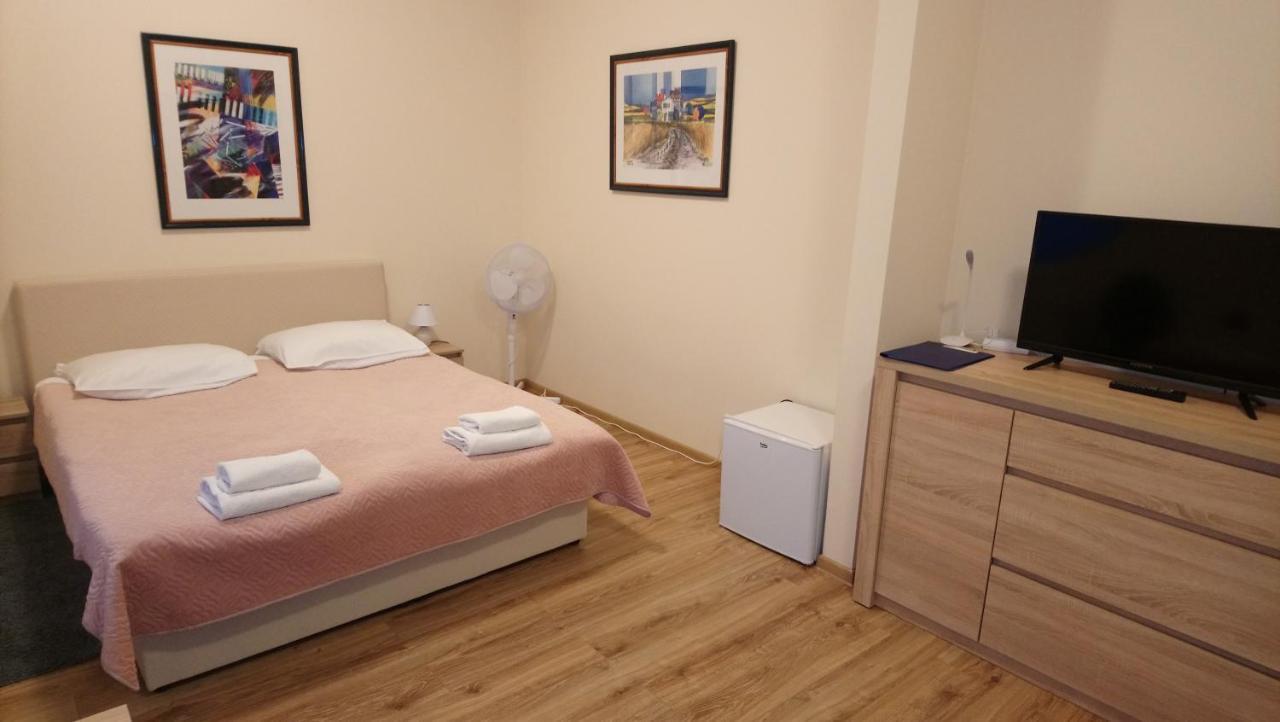 Hotel Mikorzyn Ślesin Εξωτερικό φωτογραφία