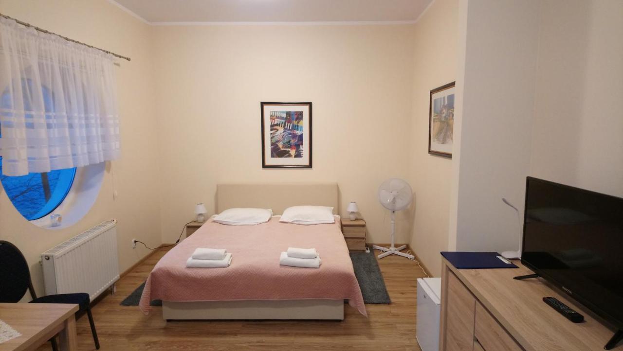 Hotel Mikorzyn Ślesin Εξωτερικό φωτογραφία