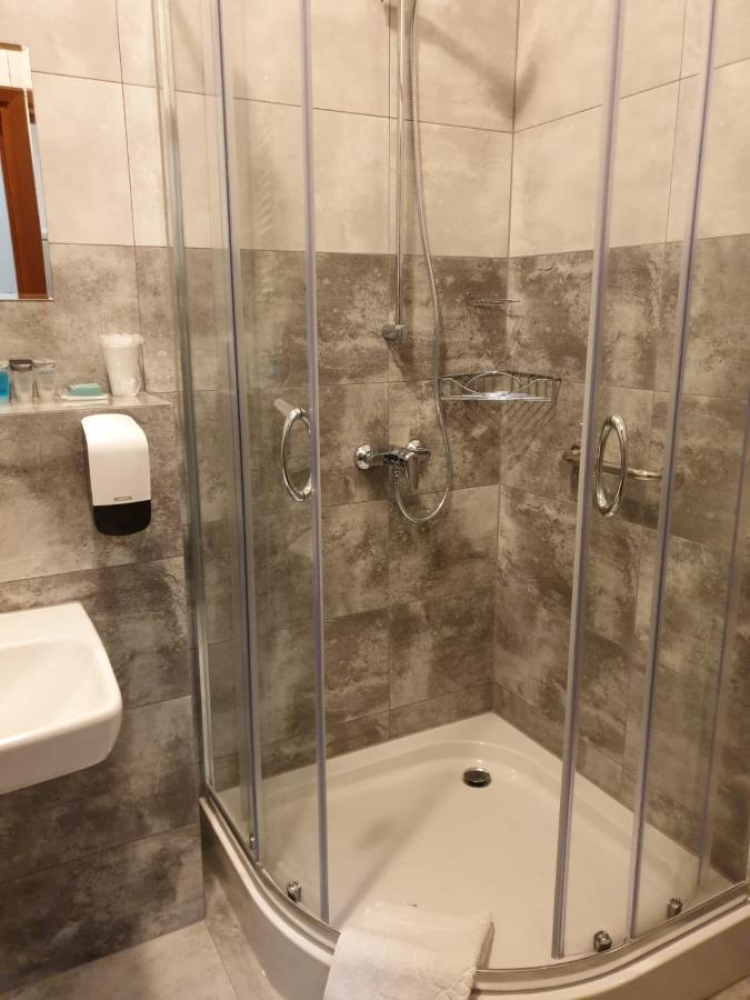 Hotel Mikorzyn Ślesin Εξωτερικό φωτογραφία