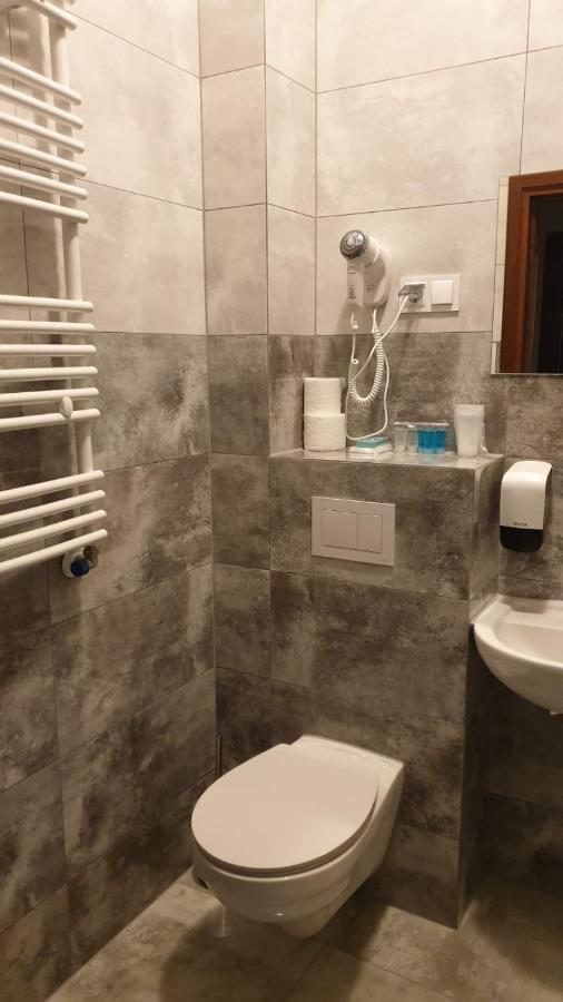 Hotel Mikorzyn Ślesin Εξωτερικό φωτογραφία