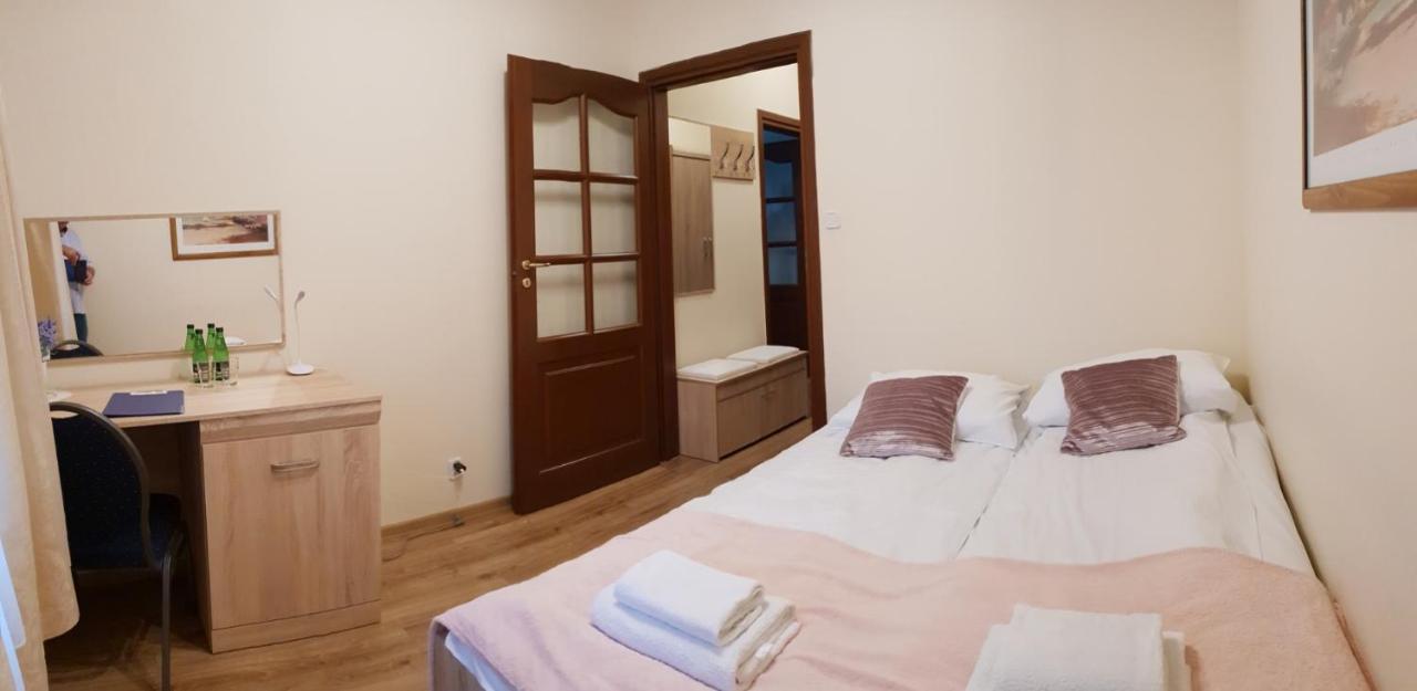 Hotel Mikorzyn Ślesin Εξωτερικό φωτογραφία
