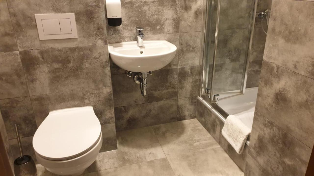 Hotel Mikorzyn Ślesin Εξωτερικό φωτογραφία