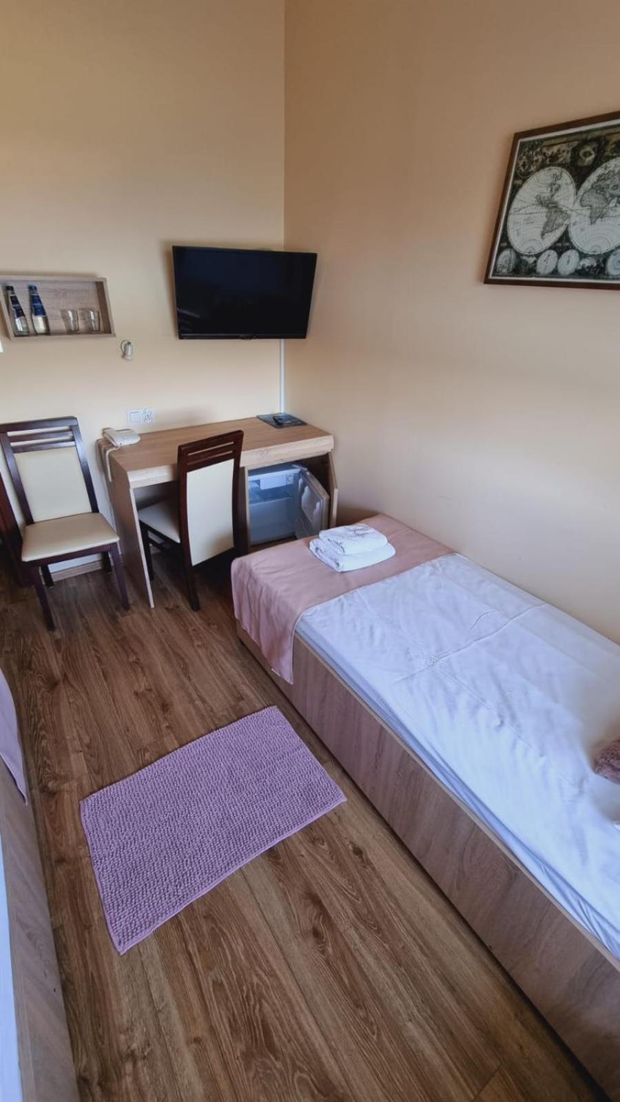 Hotel Mikorzyn Ślesin Εξωτερικό φωτογραφία