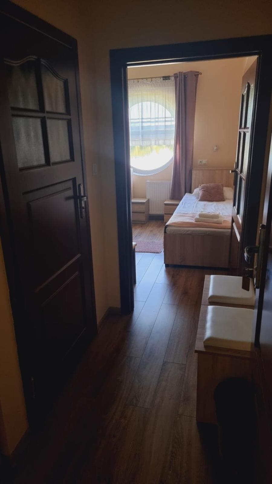 Hotel Mikorzyn Ślesin Εξωτερικό φωτογραφία