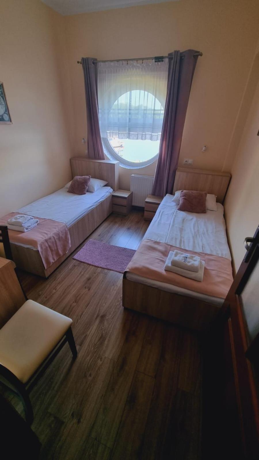 Hotel Mikorzyn Ślesin Εξωτερικό φωτογραφία