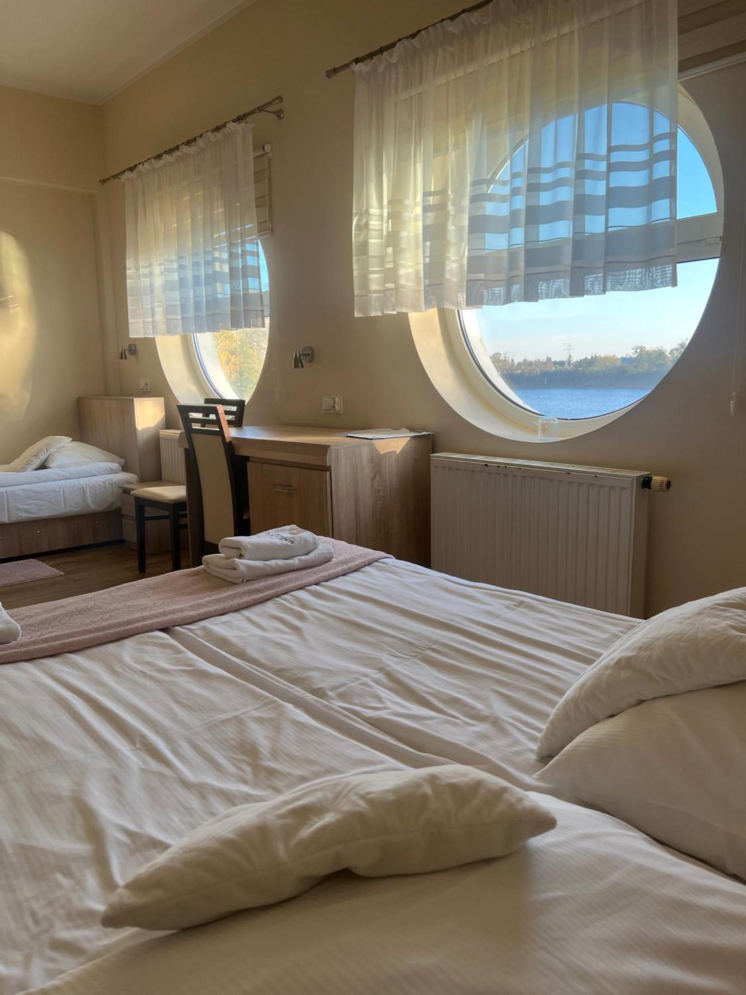 Hotel Mikorzyn Ślesin Εξωτερικό φωτογραφία